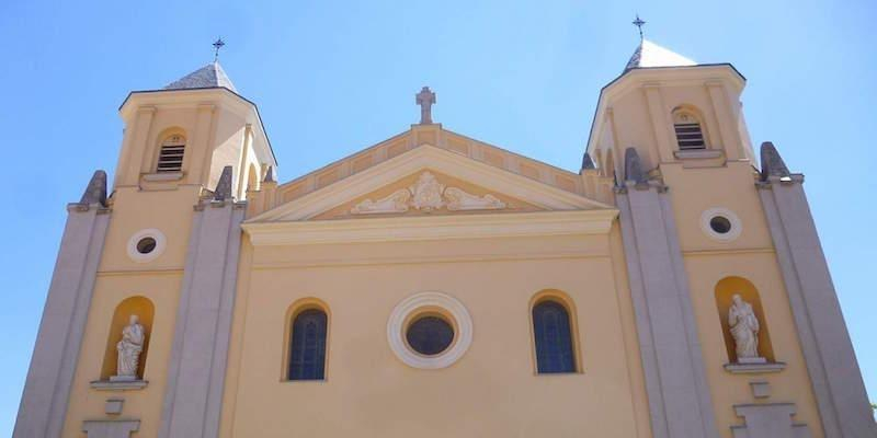San Lorenzo Mártir de El Escorial recibe la visita pastoral de monseñor José Cobo