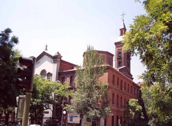El cardenal Osoro comparte la cena en Nochebuena con los sacerdotes de la residencia sacerdotal San Pedro