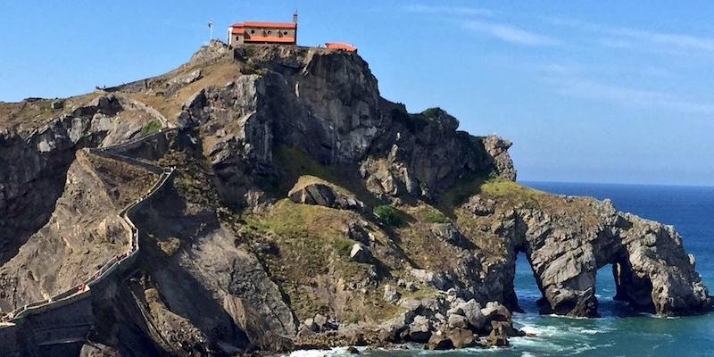 Los jóvenes de Santa Genoveva Torres Morales, de Majadahonda, inician el curso pastoral con una peregrinación