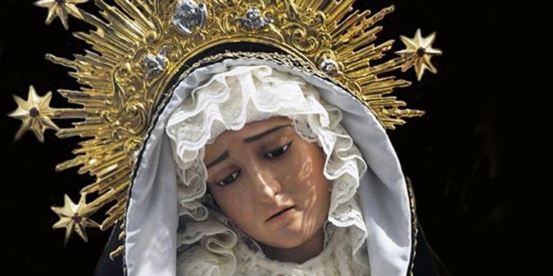 La procesión de la Soledad recorre el Sábado Santo el centro de la ciudad