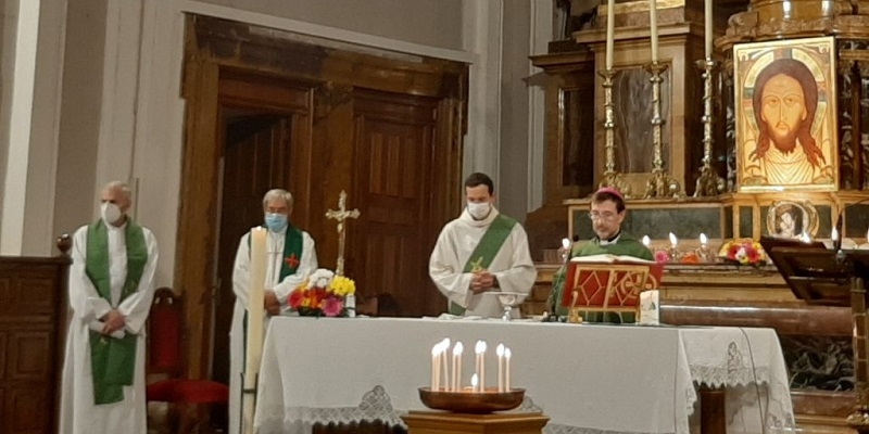 Monseñor Cobo pide «reconocer a Jesús en todos los que emprenden un camino de huida»