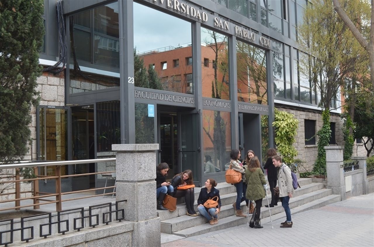 Visita del arzobispo de Madrid a la Universidad CEU San Pablo