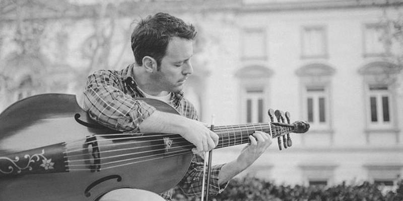 Alejandro Marías ofrece un concierto de violín en la iglesia parroquial de Montejo de la Sierra