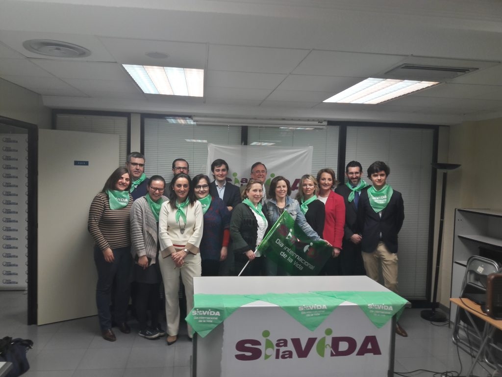 Más de 500 entidades dicen 'Sí a la vida' en la plaza Felipe II