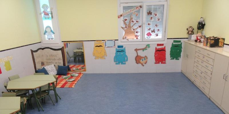 Gabriel Benedicto bendice las instalaciones reformadas de la Escuela Infantil parroquial San Roque de Carabanchel