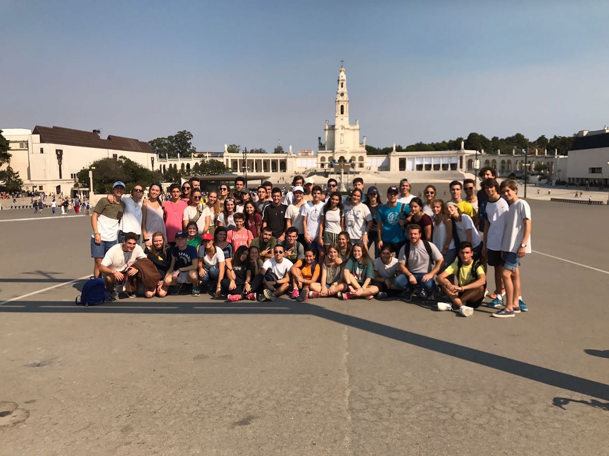 Jóvenes de Santa Genoveva comienzan el curso peregrinando a Fátima