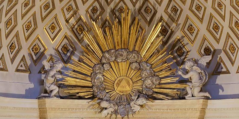 Alfonso Lozano administra el sacramento de la Confirmación en el Real oratorio del Caballero de Gracia