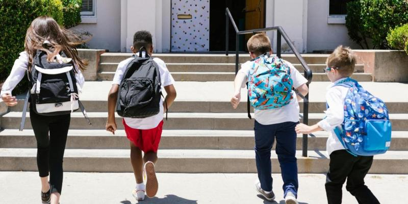 Cáritas Madrid ayuda a las familias a afrontar los gastos de la “vuelta al cole”: «Supone un importante hándicap»