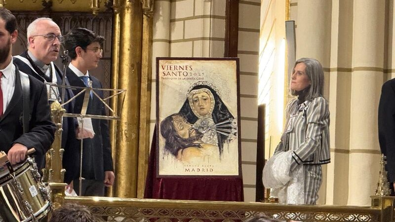 José Ricardo González del Alba, autor del cartel del Viernes Santo de la Parroquia Santa Cruz: «Es una invitación a entrar en el misterio pascual y a esperar con fe el alba de la Resurrección»