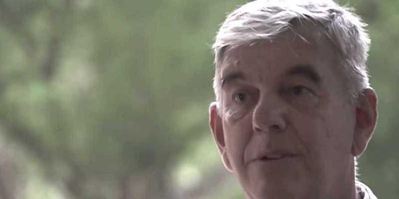 Monseñor Kike Figaredo asiste en los teatros Luchana a la premier del documental Misión en Battambang