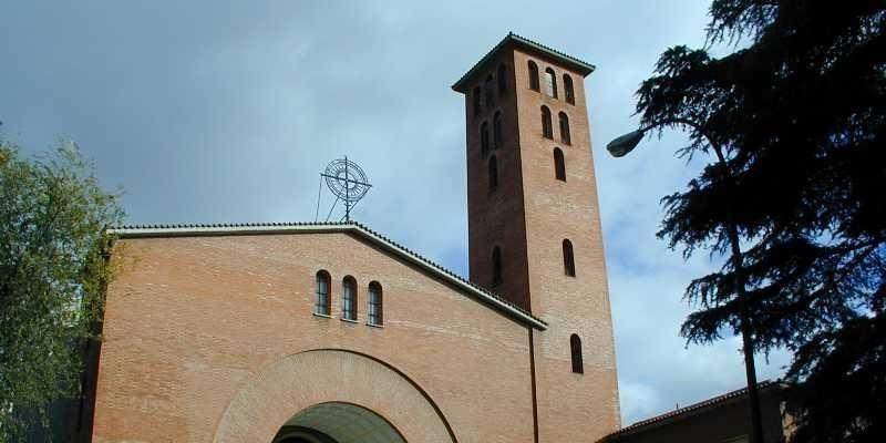 El padre Isaac Demets preside en San Vicente de Paúl de Carabanchel una Misa solemne en honor al titular del templo