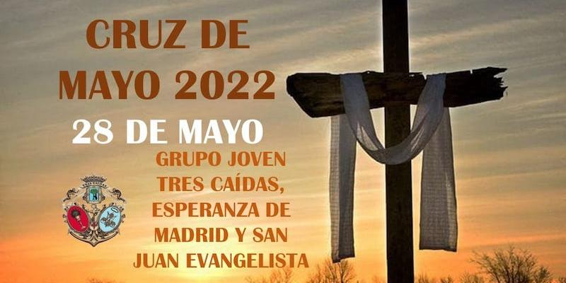 Tres Caídas despide el mes de María celebrando su VI Cruz de Mayo en el Cerro de los Ángeles