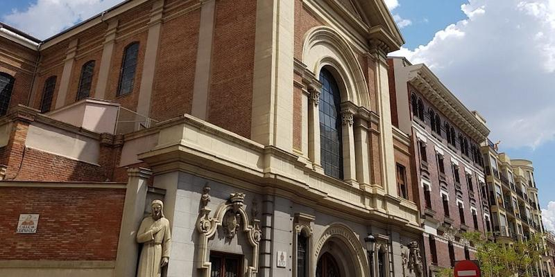 La basílica Jesús de Medinaceli recibe la visita pastoral de monseñor Jesús Vidal