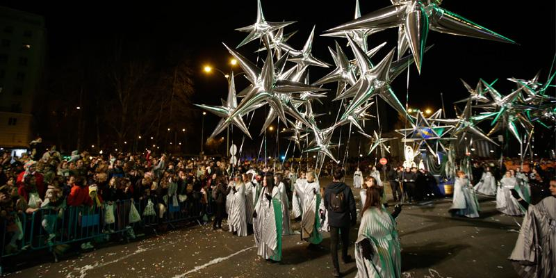 Todo preparado para la cabalgata de Reyes de Madrid, en la que por primera vez participa la diócesis con una carroza para «poner a Dios en medio de las calles»