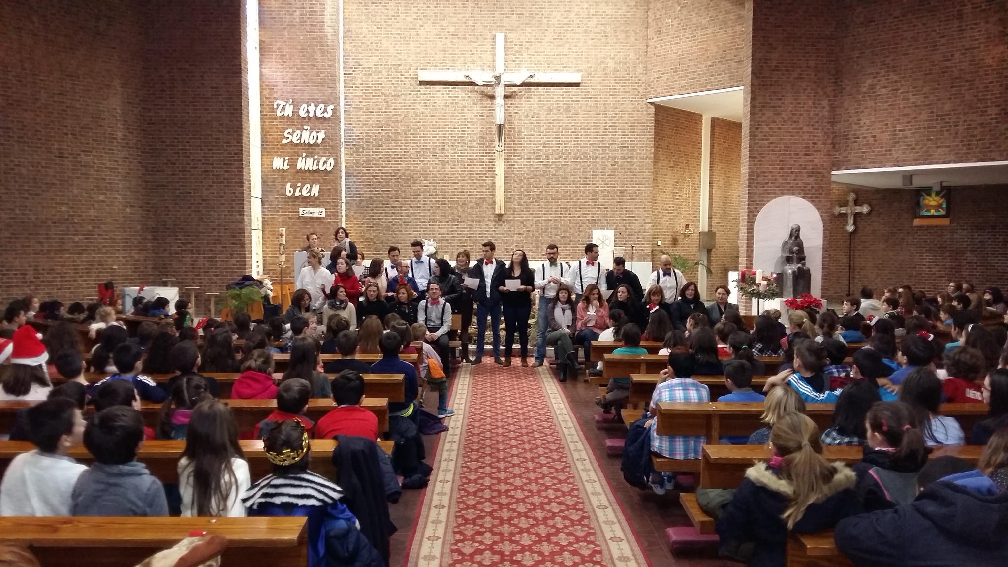 Los Reyes Magos se hacen presentes en la Misa de las familias de Virgen de los Llanos