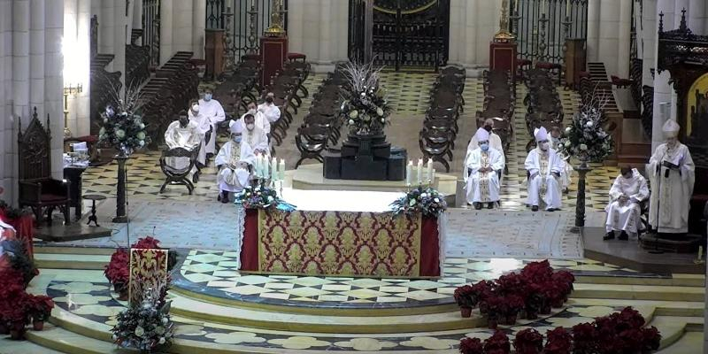 Misa del Gallo: «Hoy nos ha nacido el Salvador. Dios nos ha manifestado una manera de vivir y de existir absolutamente nueva»