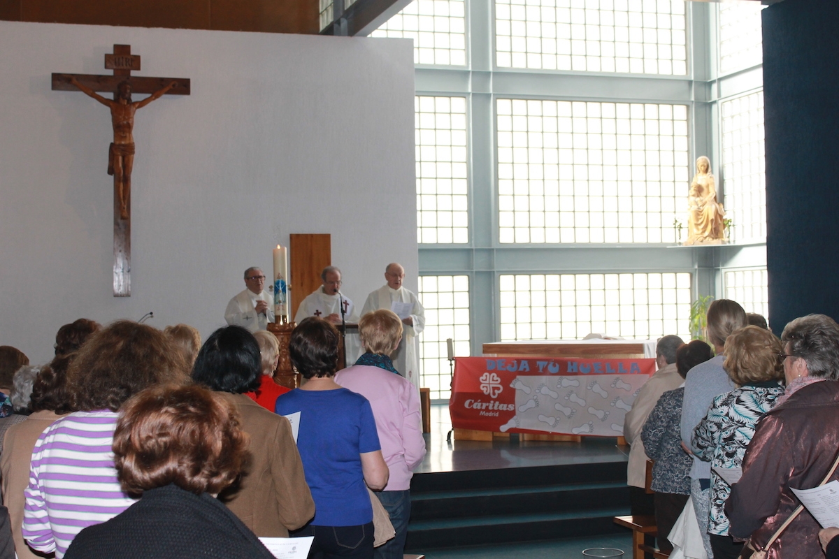 Los voluntarios de Cáritas Vicaría VIII se reúnen en Santa María de la Fe