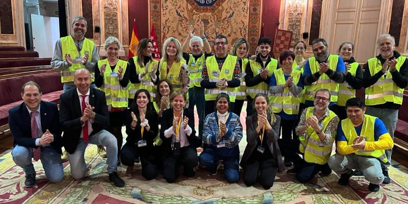 Mensajeros de la Paz celebra su tradicional cena solidaria de Nochebuena en el Teatro Real