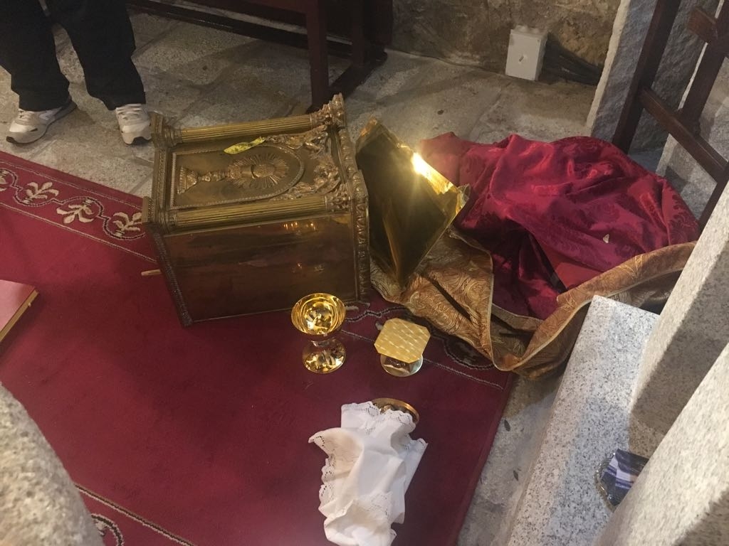 La parroquia San Bartolomé, de Fresnedillas de la Oliva, sufre un robo y una profanación