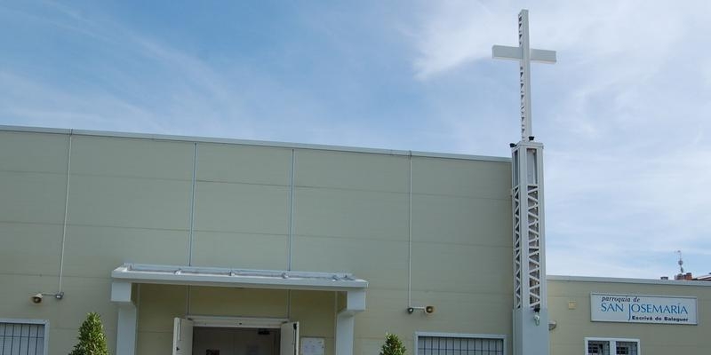 San Josemaría Escrivá de Balaguer organiza una procesión con el Santísimo por Valdemarín en la solemnidad del Corpus