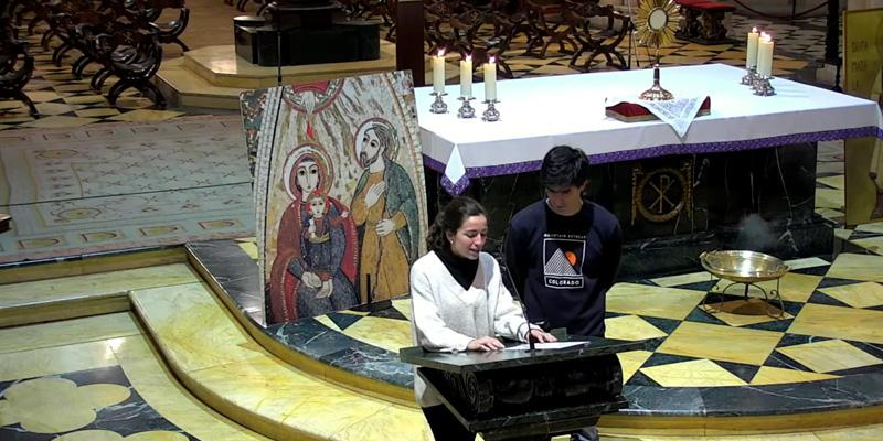 Vigilia de jóvenes: «Con el Señor, lo mejor está siempre por llegar»