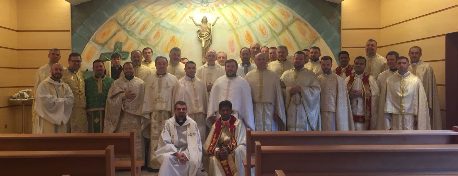 El cardenal Osoro se reúne con los sacerdotes de los ritos orientales pertenecientes al Ordinariato