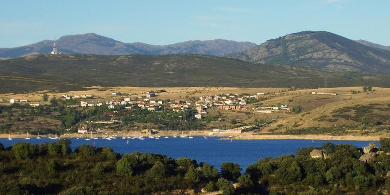 Un grupo de adolescentes de Asunción de Nuestra Señora de Alpedrete participan en unas colonias en El Atazar