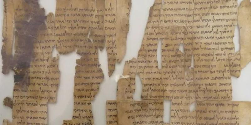 Roberto López reflexiona en Nuestra Señora del Carmen y San Luis sobre los fragmentos de Qumrán