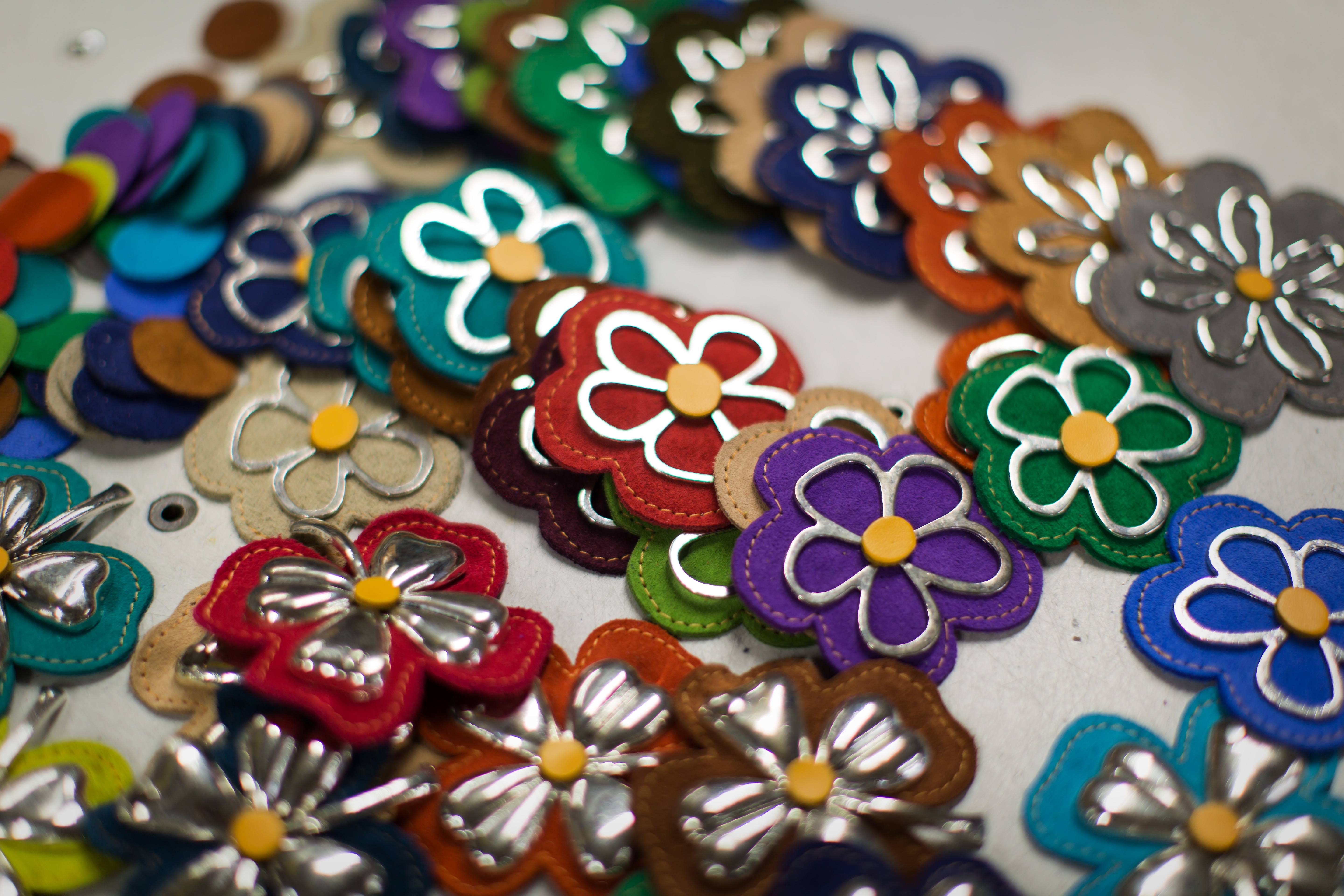 Taller 99 expone sus productos en la empresa Mondelez Internacional