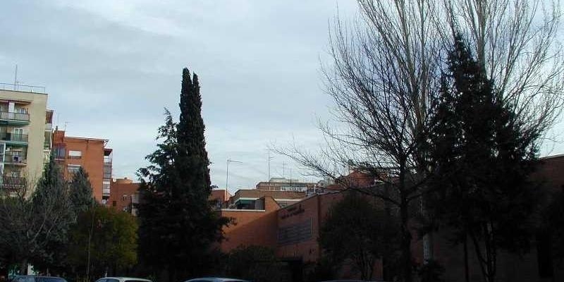 El vicario episcopal de la VIII administra el sacramento de la Confirmación en Santo Cristo de la Misericordia