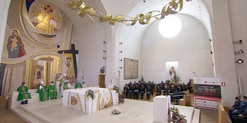 El arzobispo celebra la Misa final de Católicos y Vida Pública: «Un ser humano destruido en su dignidad no nos puede dejar en la indiferencia»
