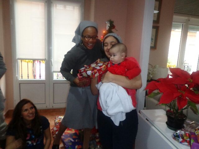 El Hogar Santa Bárbara de Cáritas Madrid recibe a los Magos de Oriente