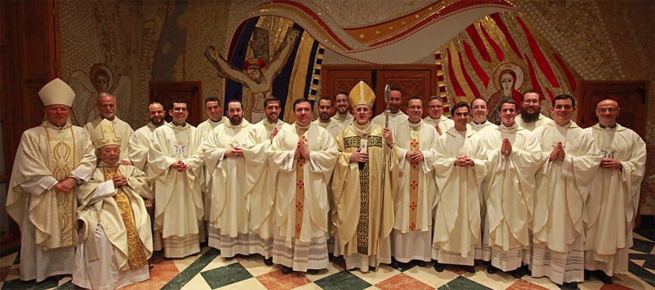 Cardenal Carlos Osoro, a los nuevos presbíteros: «Vais a ser héroes en medio de los hombres»