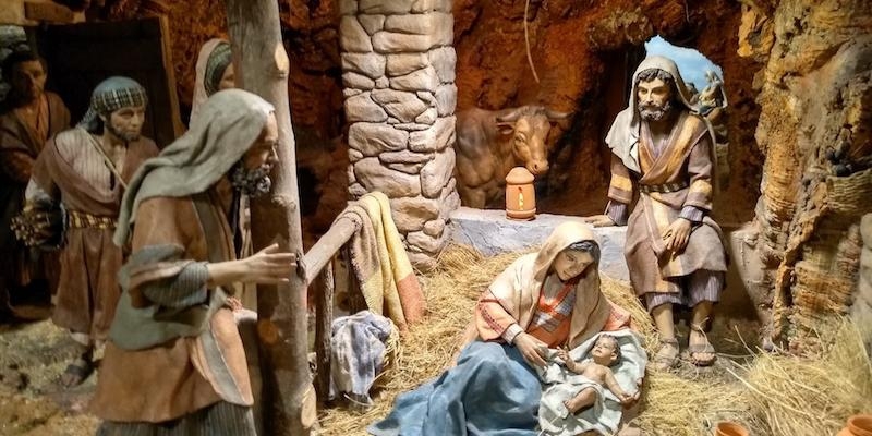 El cardenal Osoro celebra una Misa y bendice el belén de la basílica pontificia San Miguel