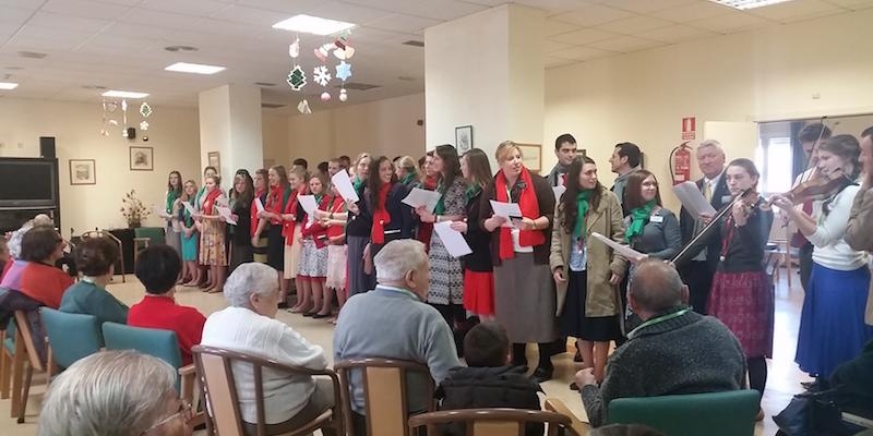 La residencia de personas mayores Fundación Santa Lucía acoge un encuentro intergeneracional