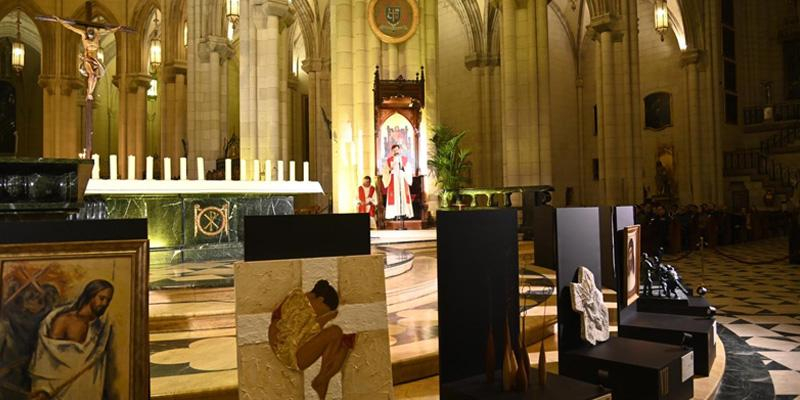 El cardenal Cobo, en el Vía Crucis Diocesano: «La cruz no es un castigo, es la forma en que Dios se hace uno de nosotros»