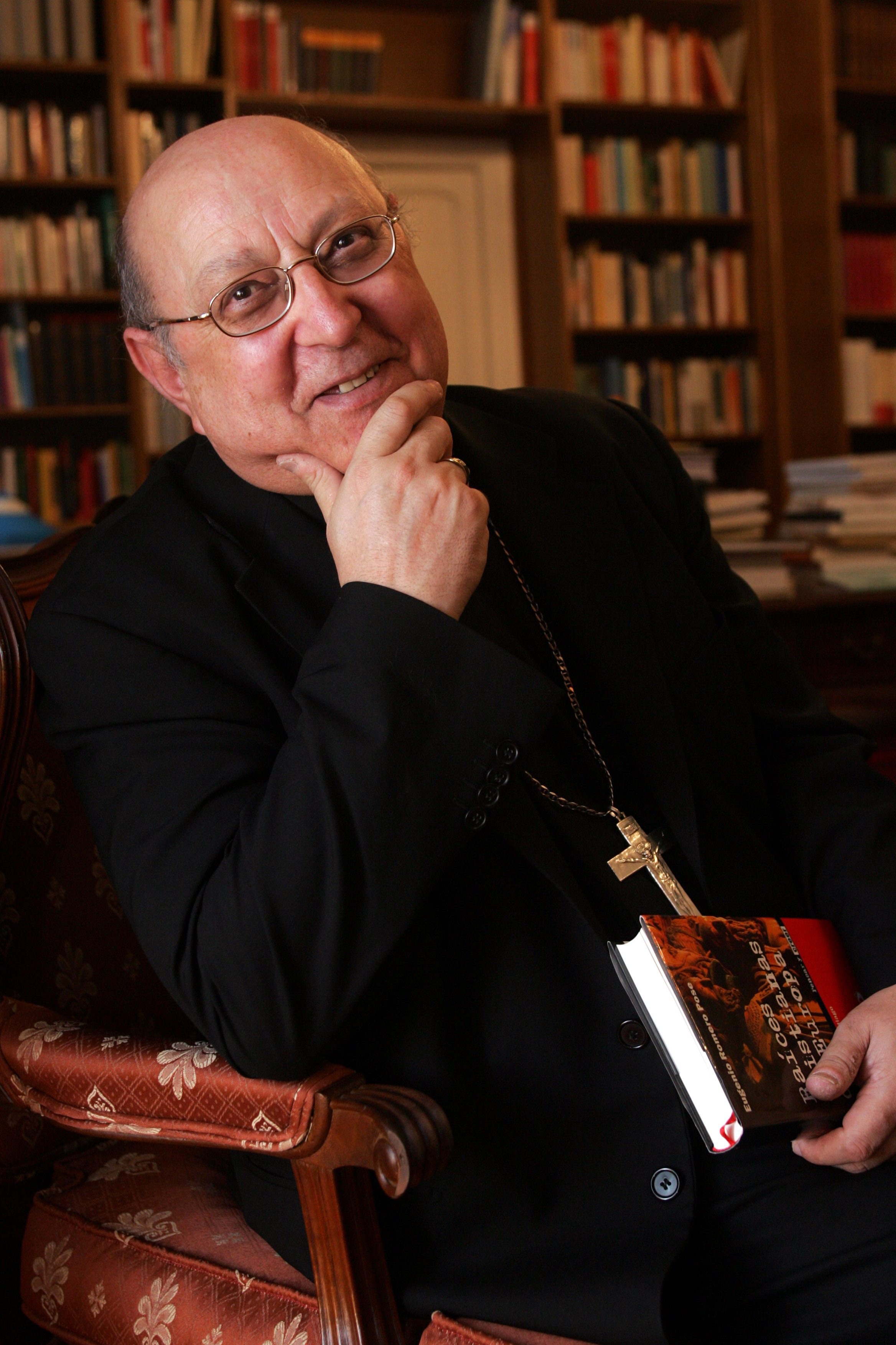 La cripta de la catedral acoge una Eucaristía en el décimo aniversario del fallecimiento de monseñor Eugenio Romero Pose