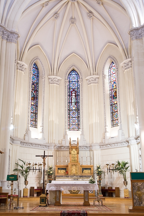 Mons. Juan Antonio Martínez Camino consagrada el sábado el altar de San Juan de Ribera