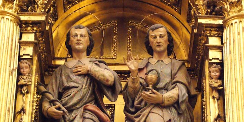 La colegiata honra a los protectores de la sanidad, santos Cosme y Damián, con una Misa solemne en su festividad