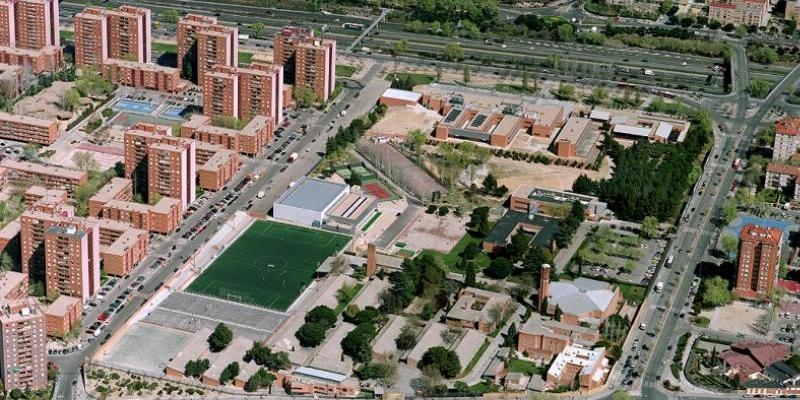 El centro residencial Sínodo 2005 come en el colegio Tajamar