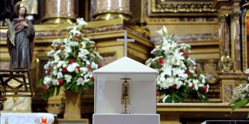 La Encarnación expone la reliquia de san Pantaleón para su veneración