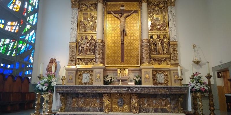 Nuestra Señora del Carmen de Pozuelo organiza una vigilia de adoración de 24 horas como preparación a la solemnidad del Corpus