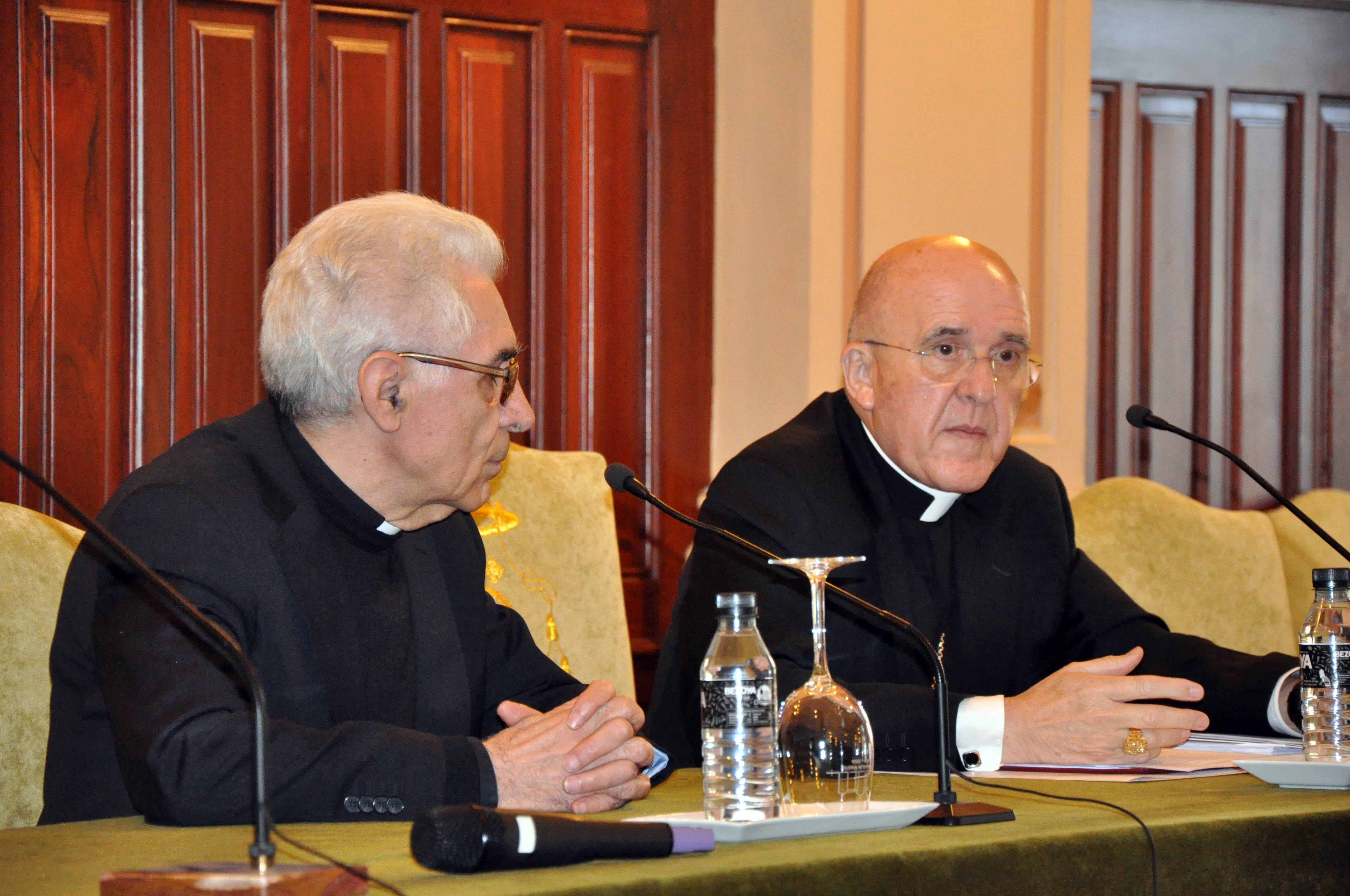 El arzobispo, a los consagrados: «Manchaos en la vida cotidiana y en los problemas reales de la gente»