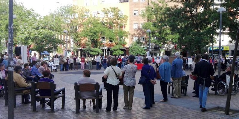 Cáritas Vicaría VII celebra un círculo de silencio con motivo de la campaña contra el paro 2018