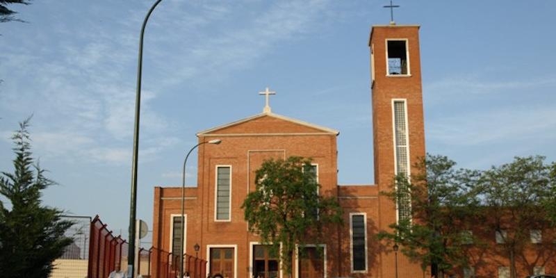 Sagrado Corazón de Jesús de Usera recibe la visita pastoral de monseñor José Cobo