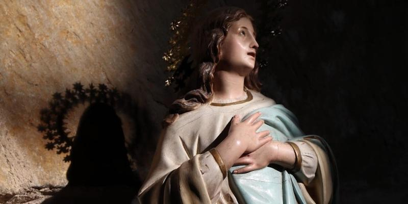Alameda del Valle conmemora la Natividad de la Virgen María con una Misa solemne seguida de procesión