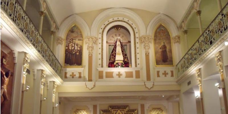 El vicario episcopal de la II administra el sacramento de la Confirmación a jóvenes de Nuestra Madre del Dolor