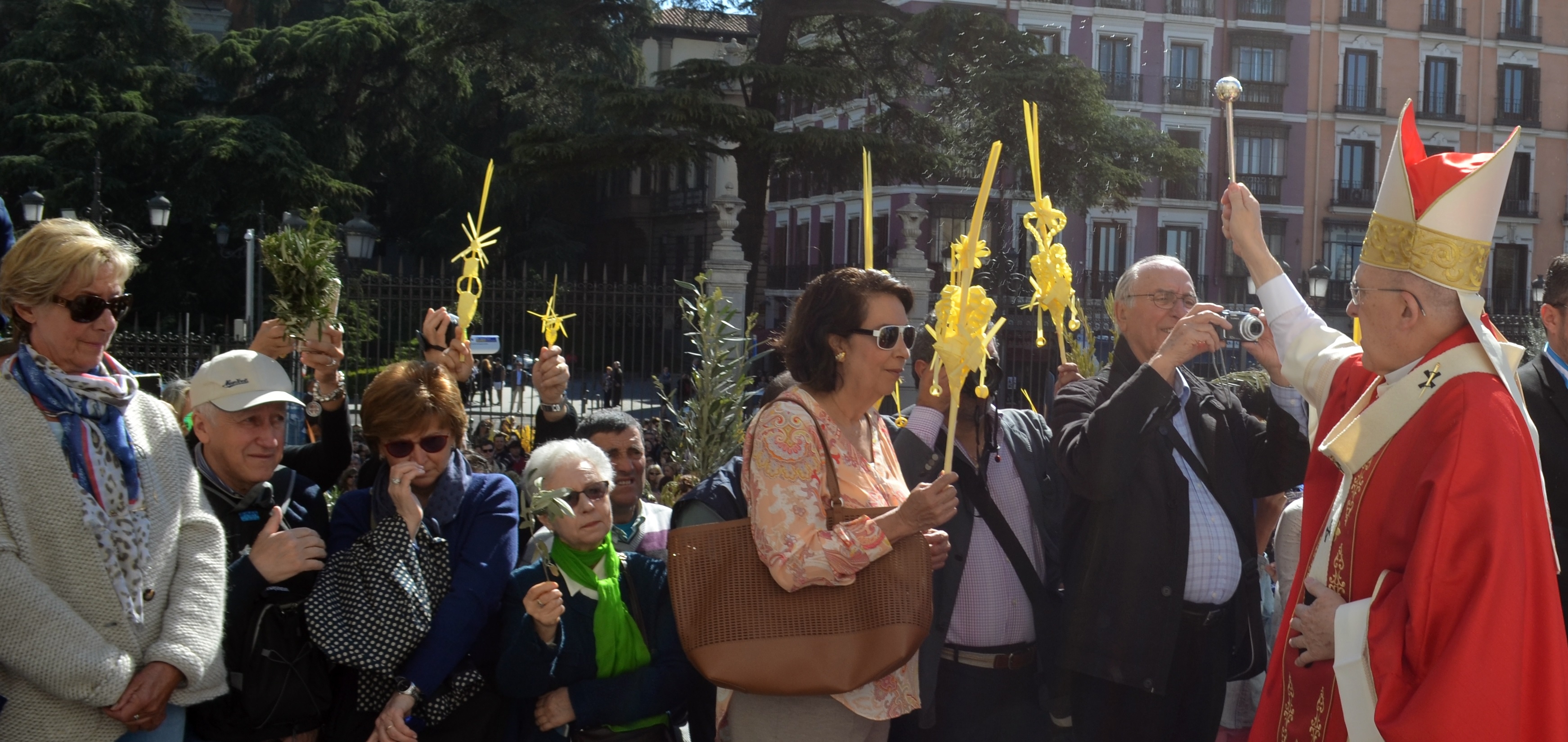 El cardenal Osoro preside las principales celebraciones de Semana Santa en la catedral de la Almudena
