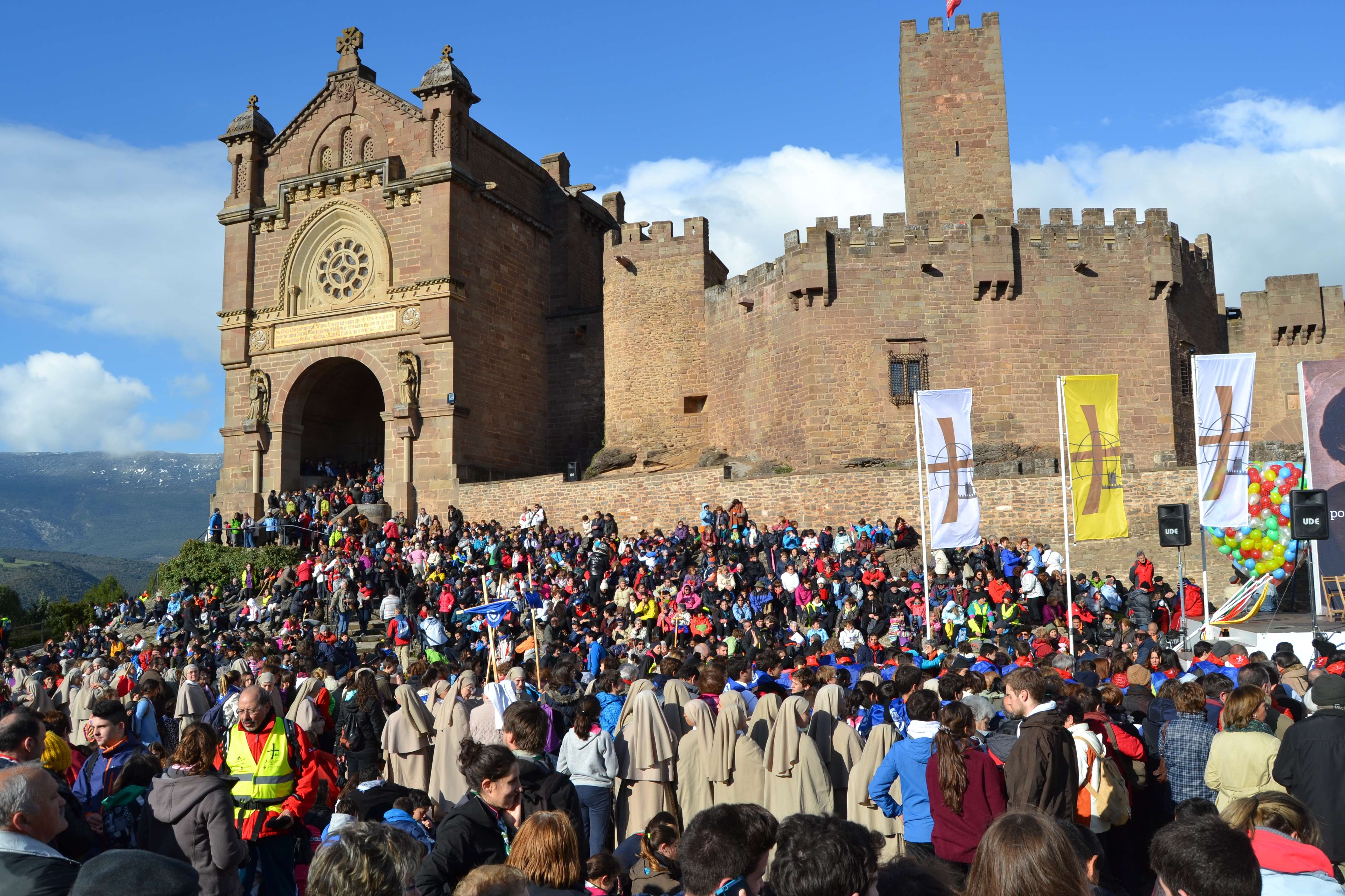 Más de un millar de jóvenes madrileños peregrinan a Javier