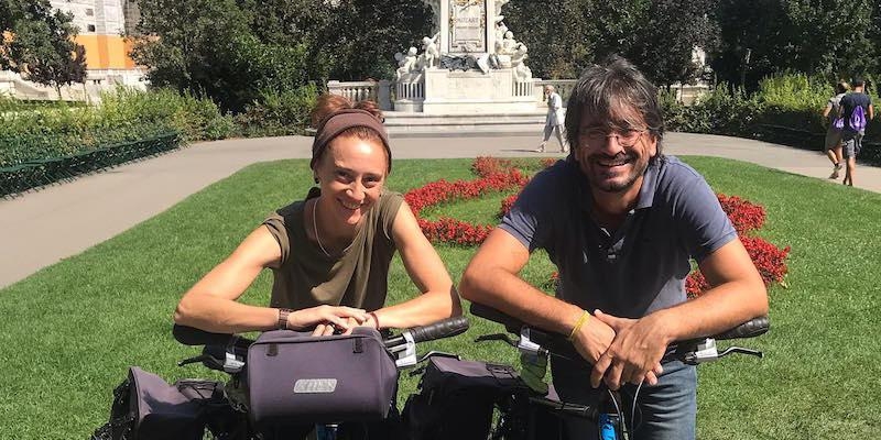 Más de 800 kilómetros en bici y un sueño: conocer y visibilizar la realidad social de Camboya